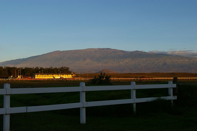マウナケア山を横目にコナへ