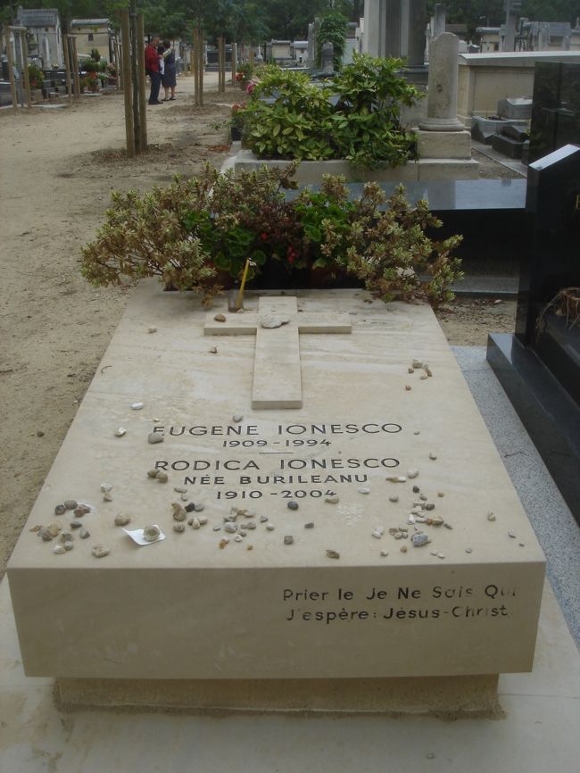 <br /><br /><br /><br /><br /><br /><br /><br />イオネスコの墓