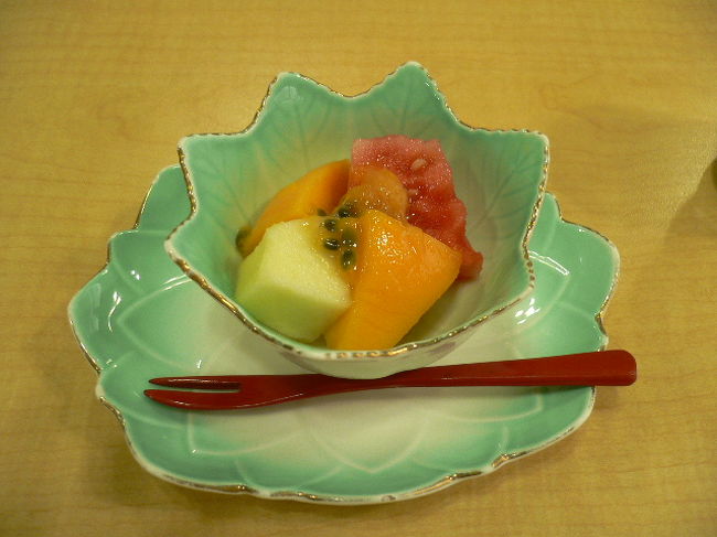 デザートはフレッシュ　フルーツでした。