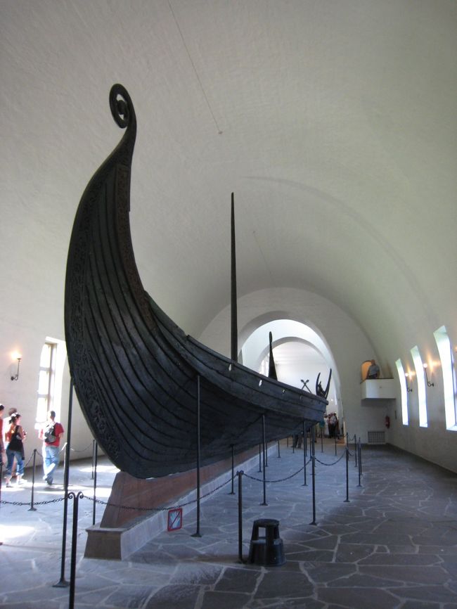 ヴァイキング船博物館の船。めっちゃきれいです。この船が1000年前に作られたものとは信じがたい美しさです。