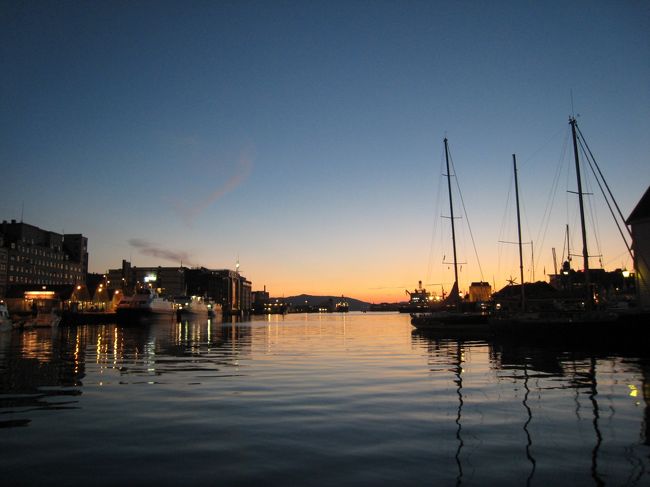 ベルゲンの港から見る夕焼け。