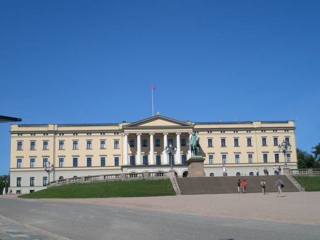 王宮と王宮前広場です。