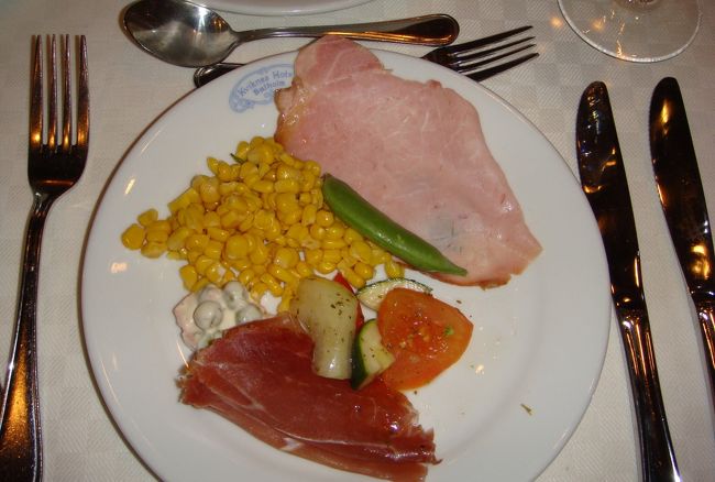 ガイランゲル・ホテルで食べたトウモロコシが甘かったので、欲張って持って来たら普通でした。