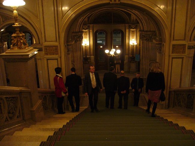 オペラ座の中。