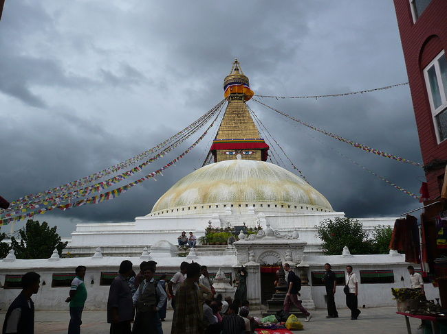 ボダナート<br /><br />チベット仏教の聖地、大きなストゥーパの周りを時計回りに回ります。<br />
