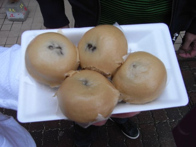 1個100円。<br />4個で360円。<br /><br />そりゃ、買うなら4個でしょ！