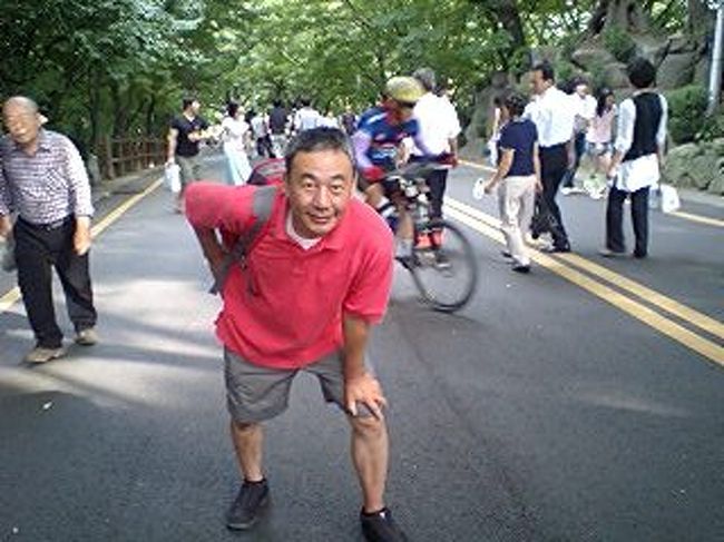 ソウルタワーへ行く最後の急坂です。<br /><br />もう倒れそうです。<br /><br />登りきりました。