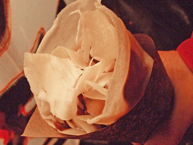 この日のラストを飾るのは、<br /><br />えむじぇい食堂の『チョコクレープ バナナ入り』(￥500)。<br /><br />（写真が光量不足ですいません）<br /><br />まあ、ふつーにクレープとして楽しめます♪<br /><br />お気に入り度：★★★