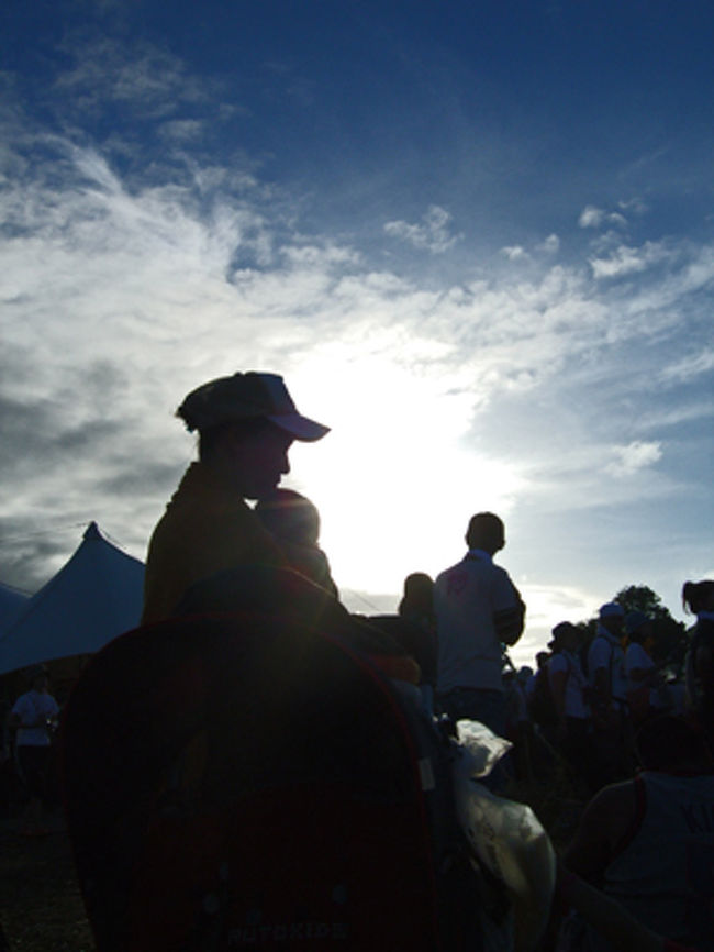 というわけで、ライジングサン、<br /><br />いろいろと書きましたが、楽しかったですっ！<br /><br />すべてのミュージシャン、屋台の方々、スタッフに<br /><br />感謝したいと思います。<br /><br />ありがとうございましたー。