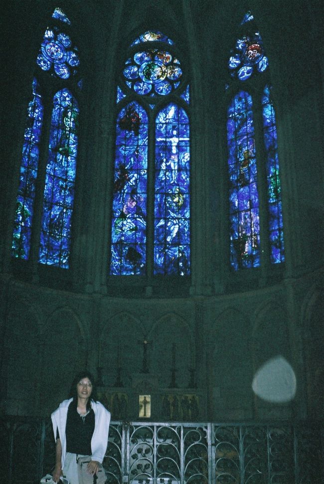 ステンドグラスはシャガール作です。<br />