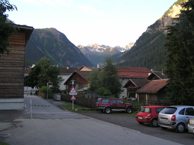 「遮断機」<br />線路がないのに？<br />通るなてんだな。<br />納得！