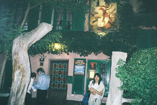 夜は、若きピカソらが常連だった居酒屋「ラパン・アジル」へ。<br />