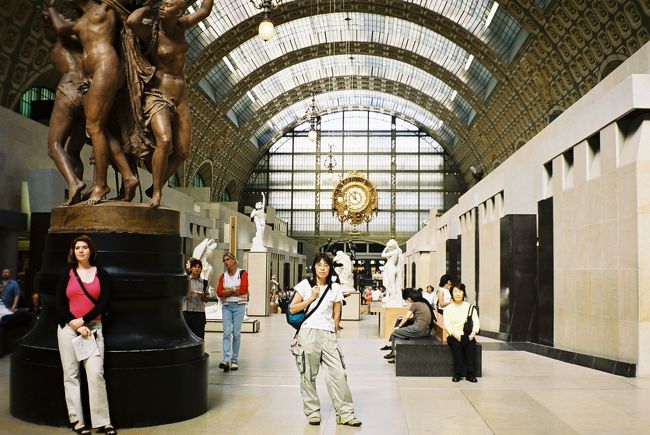 オルセーは元・駅舎。<br />