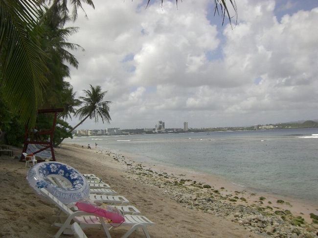 私たちがファイファイビーチへ行った時は<br />砂浜に珊瑚がゴロゴロあったのですが、<br />帰った後に大波がきたらしく、全て海に流されて<br />今はとても綺麗な砂浜になってるらしいです。