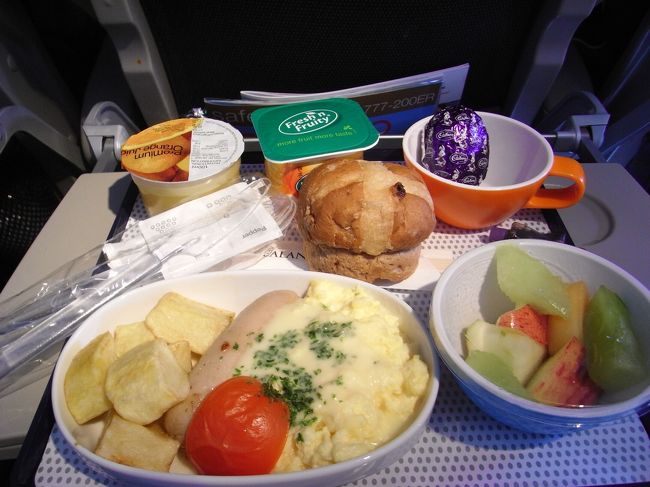 やっぱりすぐに出た朝ご飯。<br />いただきましたが。