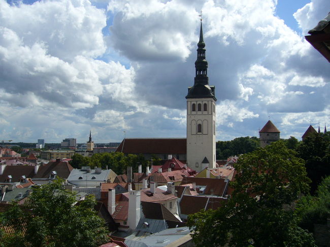 展望台からタリン旧市街をのぞむ