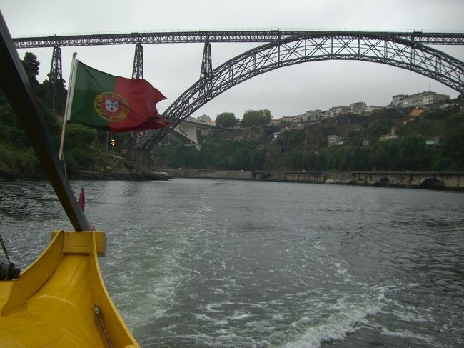 エッフェルの系譜を踏む鉄橋。<br />