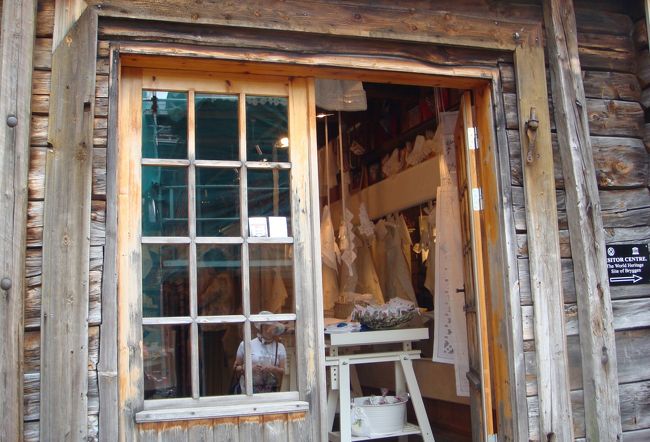 ここはレースを売るお店です。<br /><br />私達は夕方の飛行機でコペンハーゲンへ移動なので、余裕はありませんが、時間があればショップ巡りは楽しいと思います。