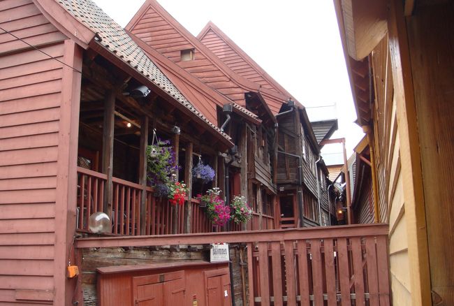 「世界遺産の建物にお花を飾るとは如何なものか？」<br />と地元では話題になっているそうです。