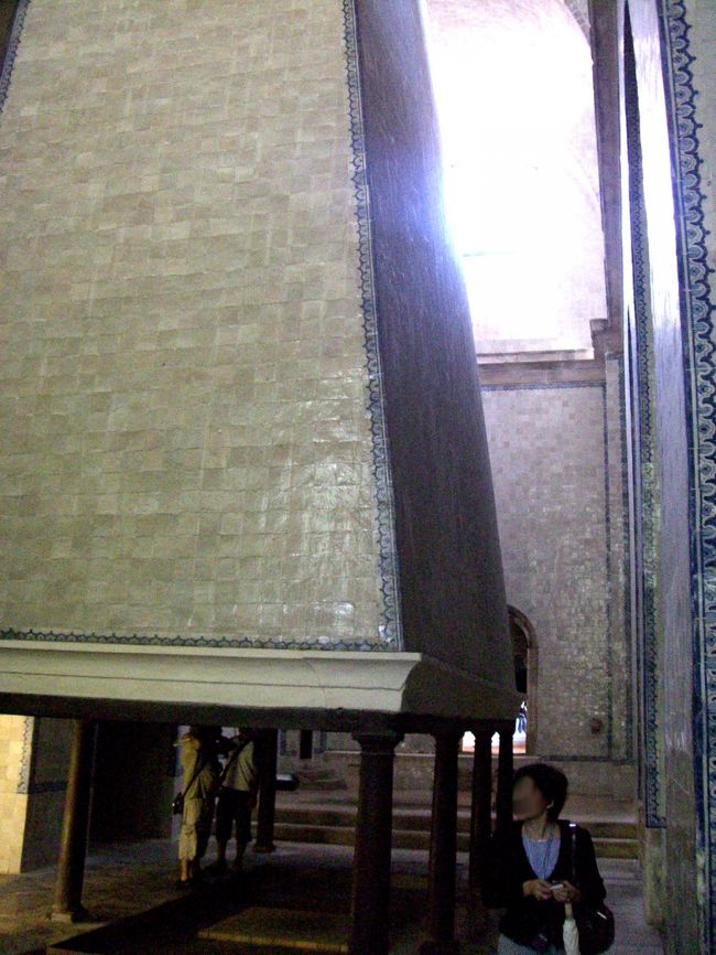 教会の台所。これは今風に言うとレンジフード？