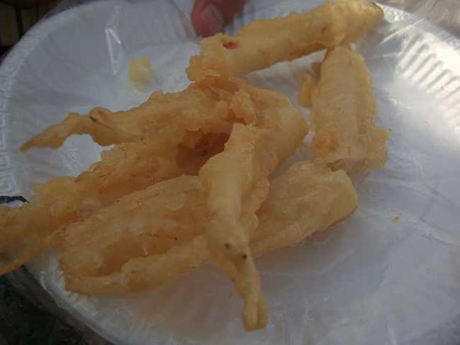 高麗人参の天ぷら<br /><br /><br />高麗人参の天ぷらを友人からごちそうになりました。<br />高麗人参って食べたことがありますか？<br />本当に「漢方」って感じで決しておいしくないものでしたが・・・<br />「え〜っ？高麗人参？」って感じでしたが、食べてみたら意外に泥臭くありませんでした。