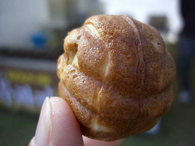 カステラのような・・・<br /><br /><br />最終的にできあがったお菓子です。<br />よくありがちなスポンジ状のカステラのようなものに、あんこが入っています。<br />形はクルミ、そして中にもクルミが入っているようです。<br />普通においしかったけど＾＾<br /><br /><br />＜Part12：百済文化祭・公山城編＞に続く<br />http://4travel.jp/traveler/jyshp/album/10269131/<br />