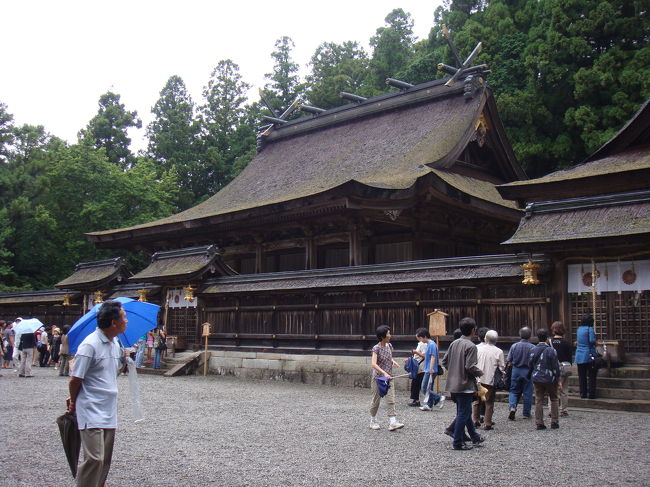 左から順に４つの神におまいりします。