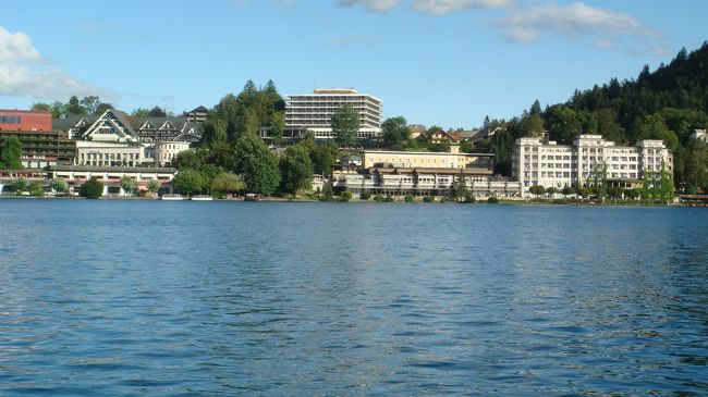 ホテルが立ち並び、カジノまであります。