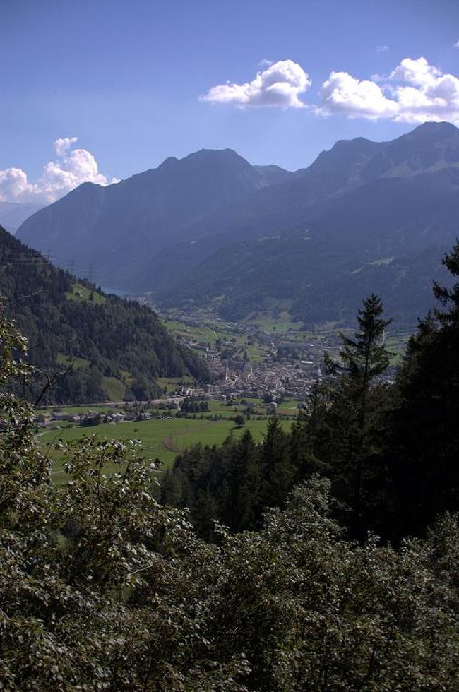 遠くに見えるのが、イタリア領の街、ティラーノです。