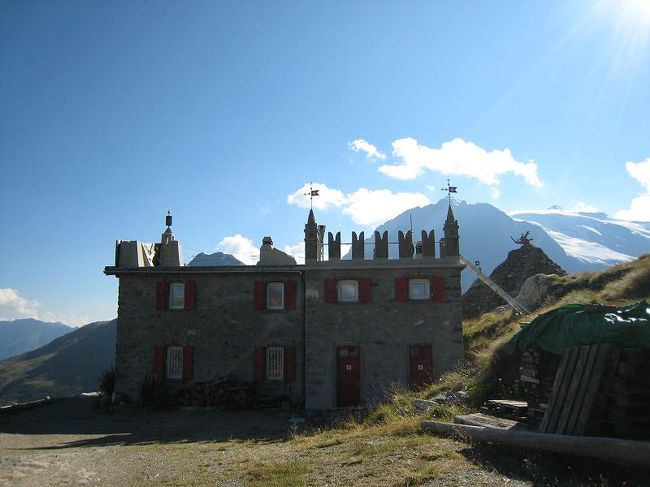 頂上のサッサルマッソンには、レストランがあります。