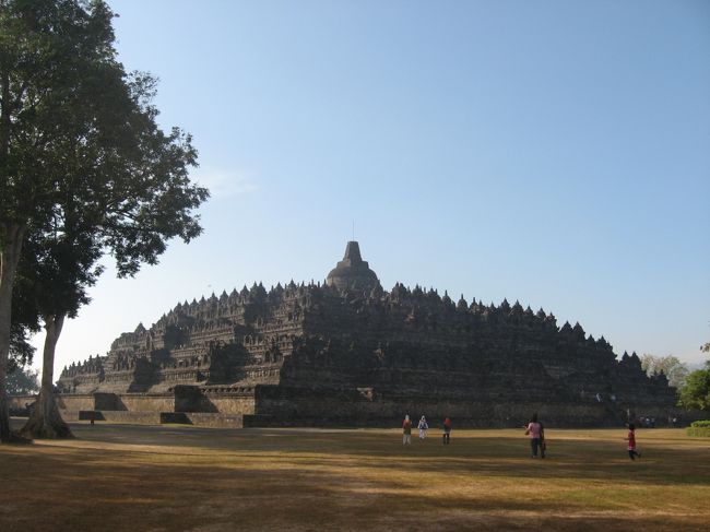 1回目のインドネシアは、たったの２泊３日。ジョクジャカルタへ行ってきました。ジョクジャカルタは３回目ですが、今回の目的はボロブドゥールへ朝日を見に行くことでした。