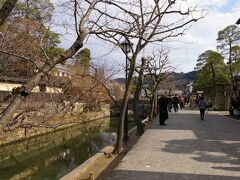 入り口付近。倉敷川の向こう側に見えるのが、大原邸