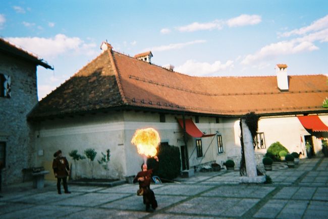 ★ ブレッド城でのショー