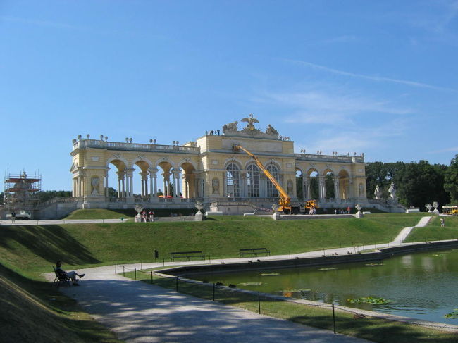 シェーンブルン宮殿改装中・・・<br />ハプスブルグ家の偉大さを実感した。