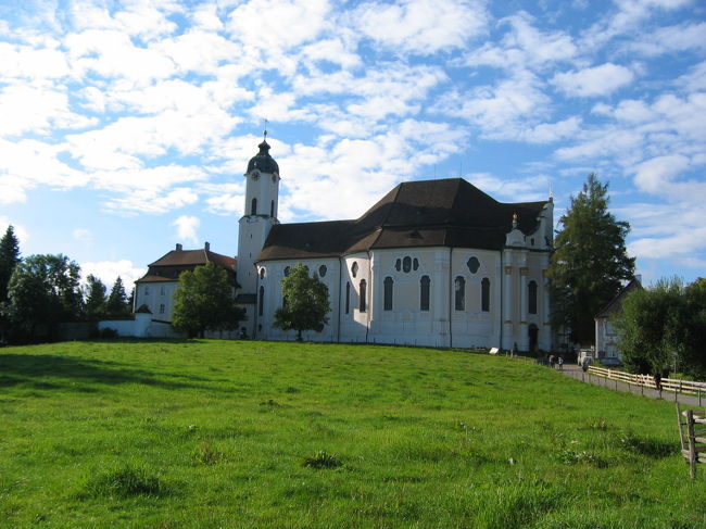 世界遺産です。<br />内装が超きらびやか