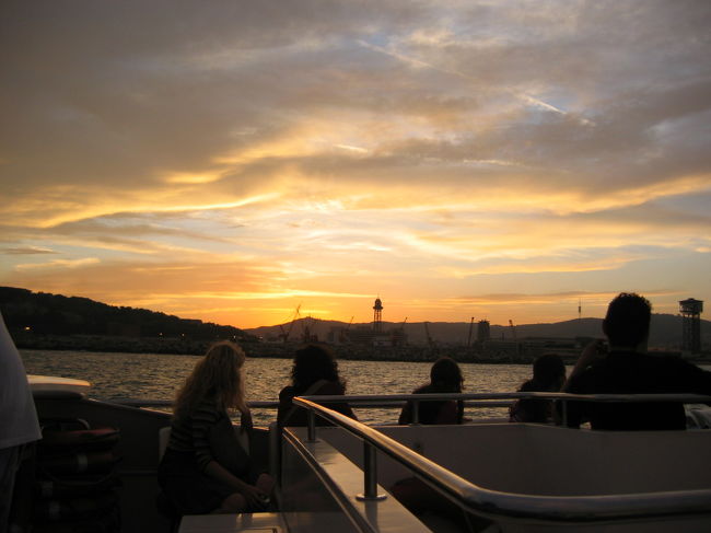 クルーズにでる。<br />めっちゃお勧め。<br />夕日が人生で一番きれいでした