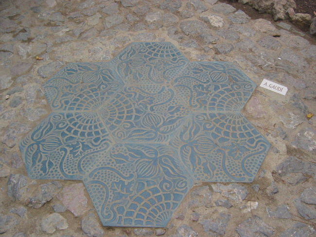 ガウディーの青って大好き