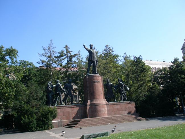 国会議事堂近くにあった像