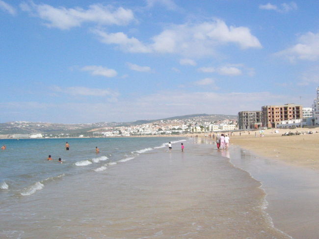 アフリカ大陸からの地中海<br />綺麗だけど、ドフラットだね。