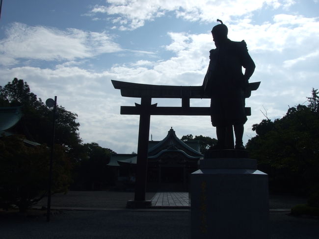 しばらく歩くと、豊臣秀吉の像がありました。