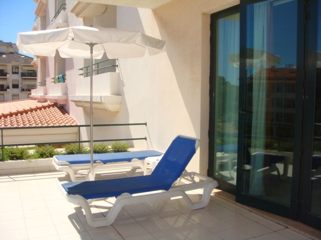 サロンと同じくらいの広さのテラス付き。<br />全然　利用しませんでしたが・・・