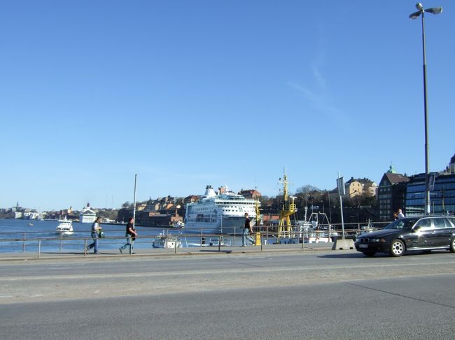 旧市街（ガムラスタン）を抜けた先には、<br />「シリアライン」の港のようです。