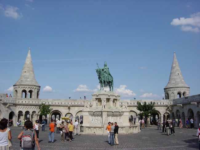 最初に訪れたのは王宮の丘。