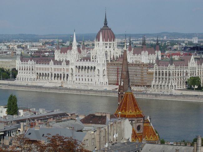 王宮の丘から見る国会