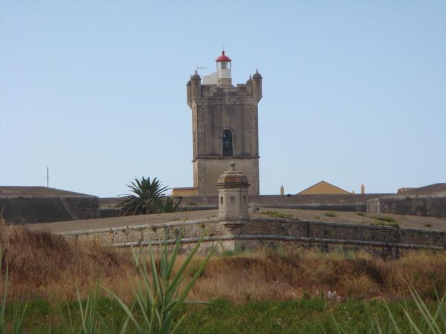 城砦の塔の部分は灯台の役目も果たしているようです。