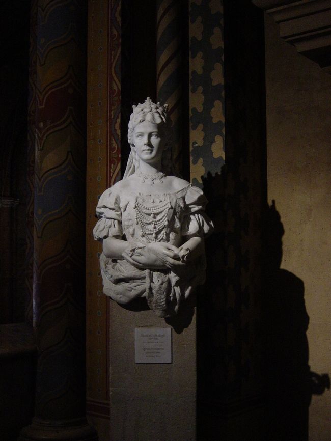 ハプスブルグのシィシィがハンガリーびいきだったためここではシィシィが慕われている。