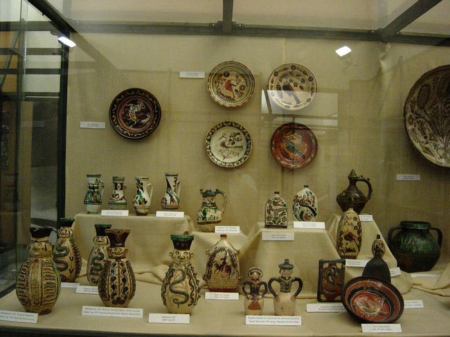 ヘレンド陶磁器が有名な国ですから陶磁器の展示は当然あります。