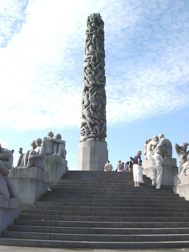 オスロ市内を1日かけて観光しました。まずはフログネル公園へ行きました。