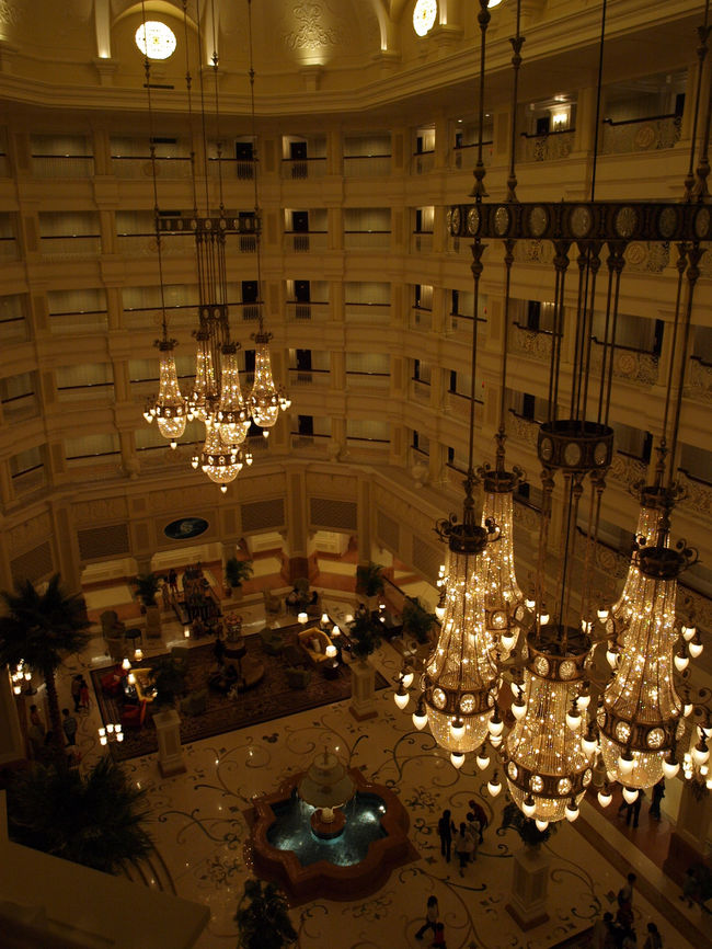 ロビー上から全体を撮影