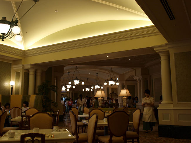 シャーウッドガーデンレストラン内